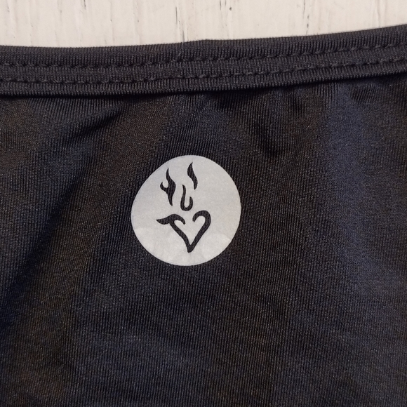 Torrid Active scoop neck black short sleeve shirt 00 women's size 10 M/L - Picture 3 of 3